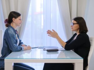 Cómo prepararse para una entrevista de residencia o ciudadanía con USCIS