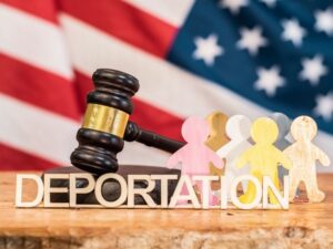 ¿Realmente pueden deportarme si denuncio el abuso de mi cónyuge? James Immigration Law
