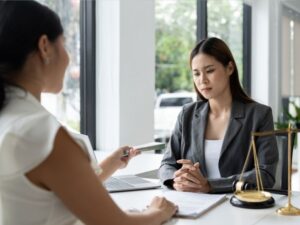 Cómo VAWA mantiene tu ubicación oculta del abusador. James Immigration Law