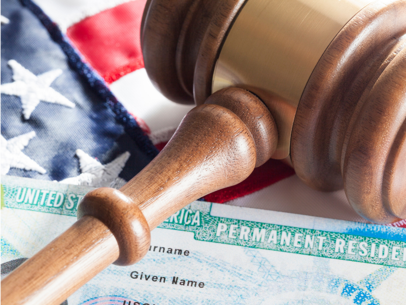 ¿Un DUI te impide obtener la residencia legal?