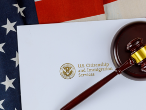 ¿USCIS contacta a tu empleador en la Visa T?
